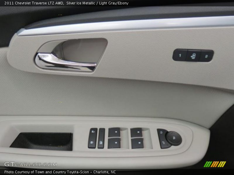 Controls of 2011 Traverse LTZ AWD