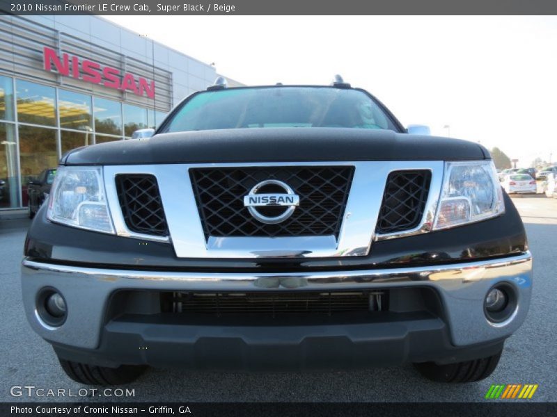 Super Black / Beige 2010 Nissan Frontier LE Crew Cab