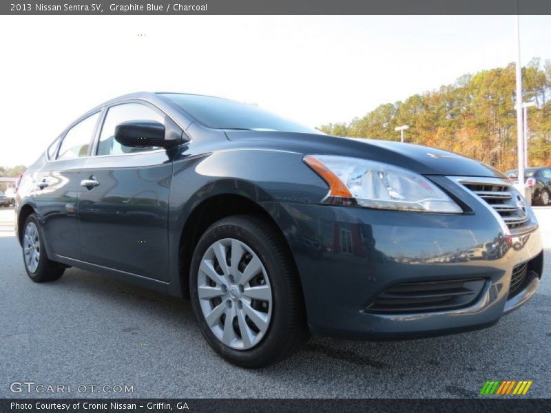 Front 3/4 View of 2013 Sentra SV