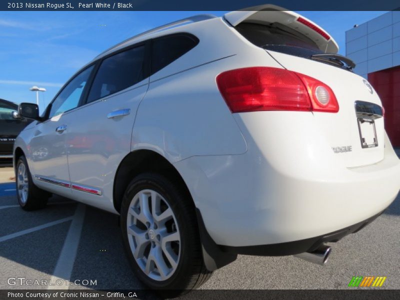 Pearl White / Black 2013 Nissan Rogue SL