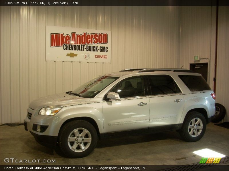 Quicksilver / Black 2009 Saturn Outlook XR