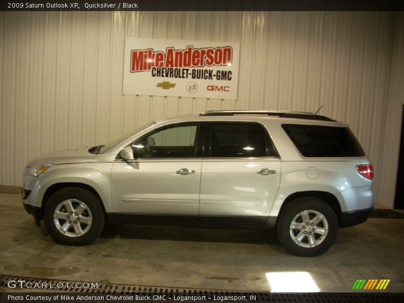 Quicksilver / Black 2009 Saturn Outlook XR