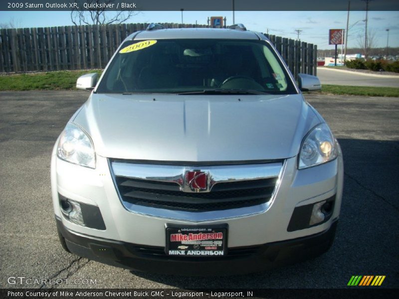 Quicksilver / Black 2009 Saturn Outlook XR
