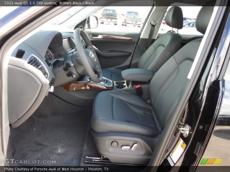 Front Seat of 2013 Q5 3.0 TFSI quattro