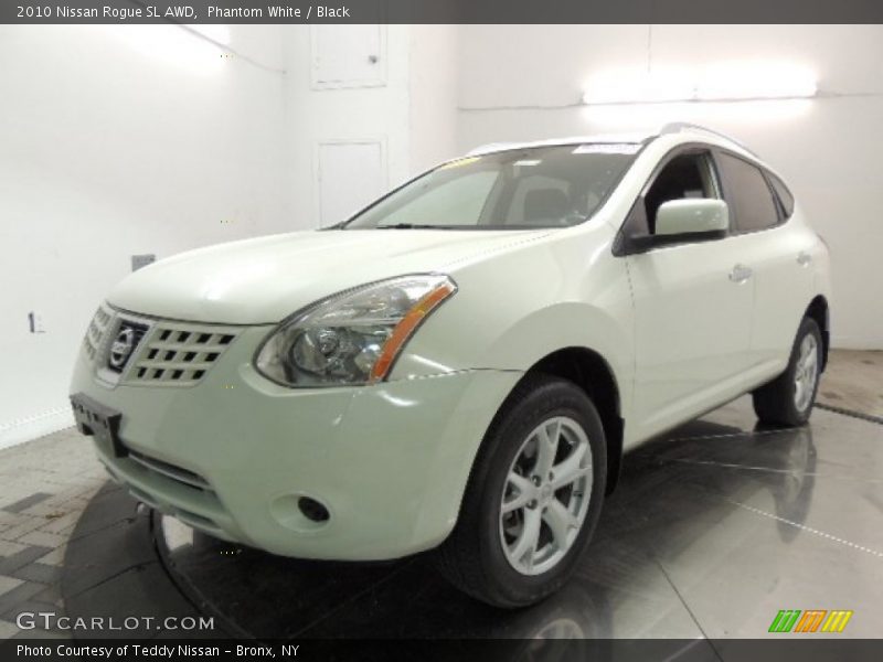 Phantom White / Black 2010 Nissan Rogue SL AWD