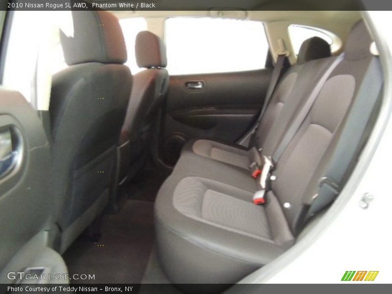 Phantom White / Black 2010 Nissan Rogue SL AWD