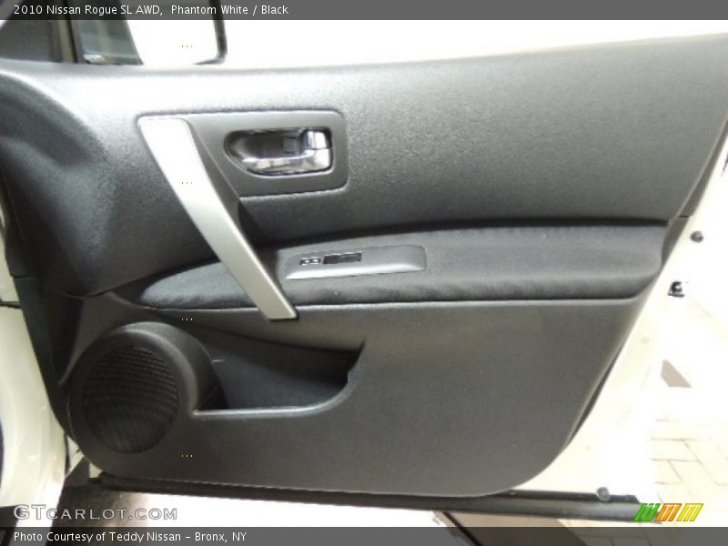 Phantom White / Black 2010 Nissan Rogue SL AWD