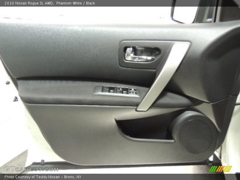 Phantom White / Black 2010 Nissan Rogue SL AWD