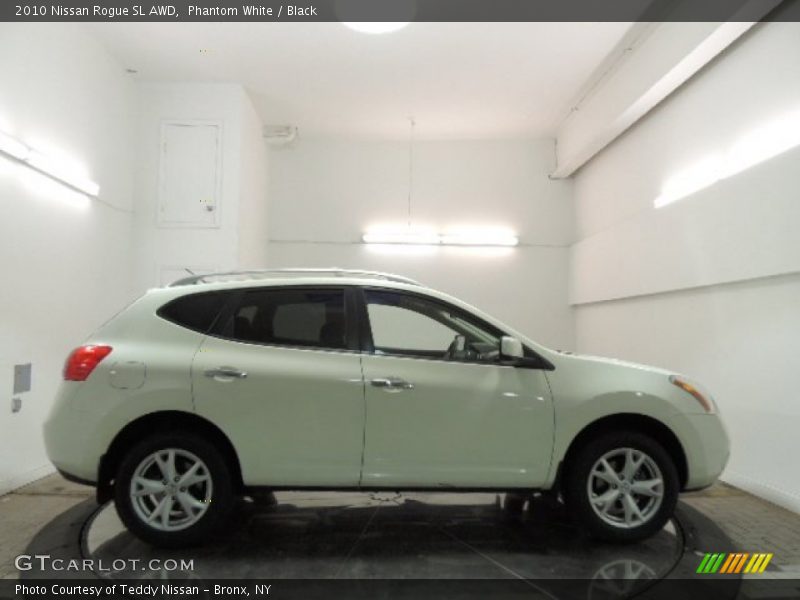 Phantom White / Black 2010 Nissan Rogue SL AWD