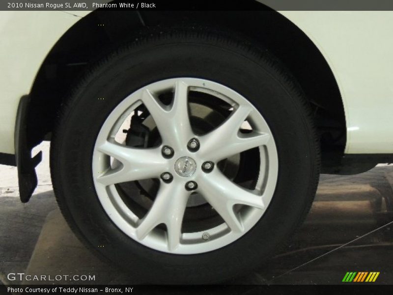 Phantom White / Black 2010 Nissan Rogue SL AWD