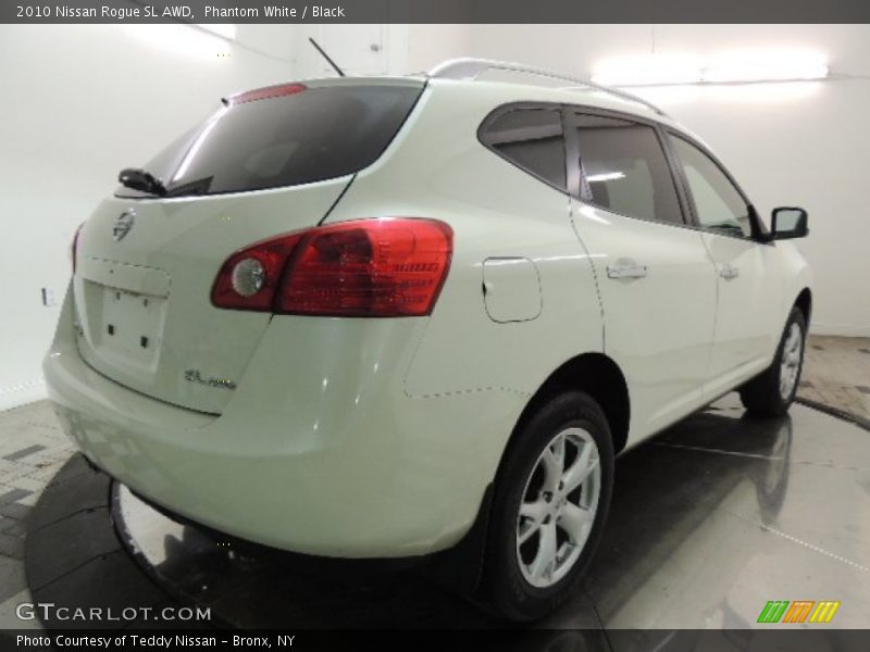 Phantom White / Black 2010 Nissan Rogue SL AWD