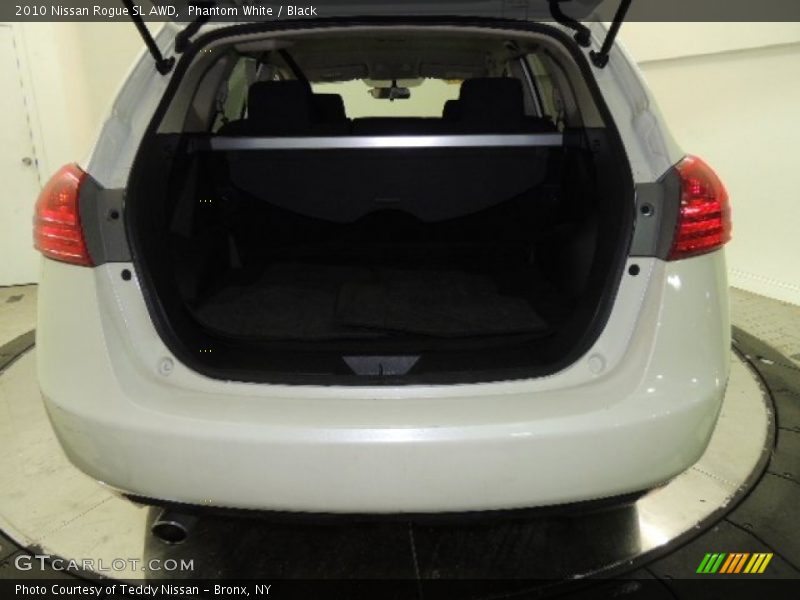 Phantom White / Black 2010 Nissan Rogue SL AWD
