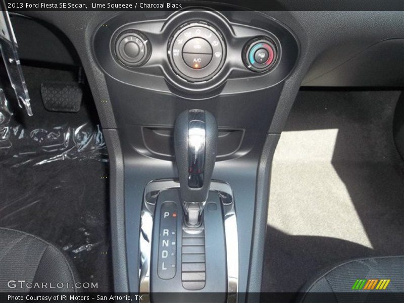 Lime Squeeze / Charcoal Black 2013 Ford Fiesta SE Sedan