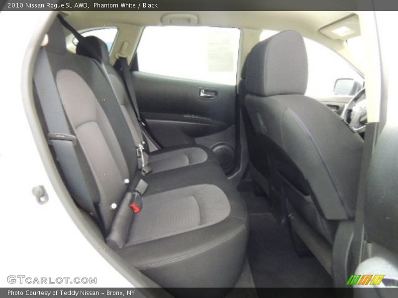 Phantom White / Black 2010 Nissan Rogue SL AWD