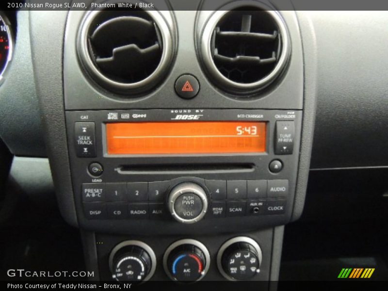 Phantom White / Black 2010 Nissan Rogue SL AWD