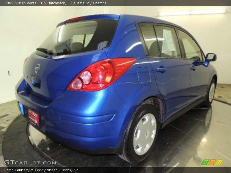 Blue Metallic / Charcoal 2009 Nissan Versa 1.8 S Hatchback