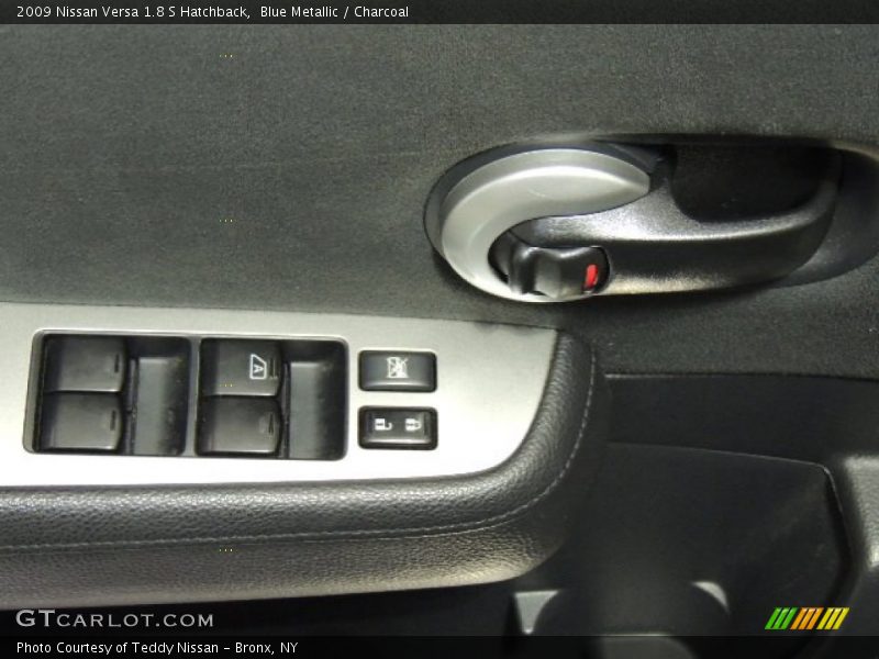 Blue Metallic / Charcoal 2009 Nissan Versa 1.8 S Hatchback