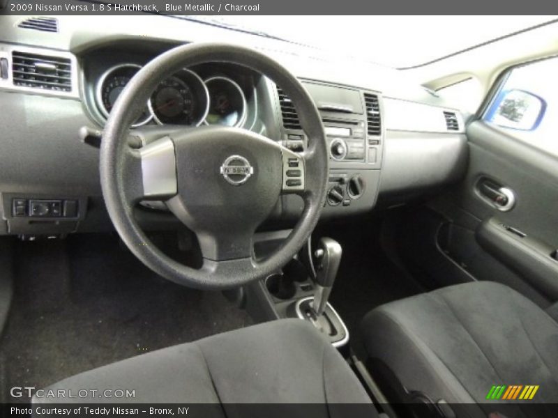 Blue Metallic / Charcoal 2009 Nissan Versa 1.8 S Hatchback