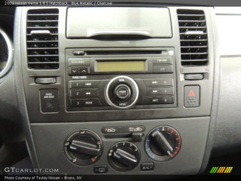 Blue Metallic / Charcoal 2009 Nissan Versa 1.8 S Hatchback