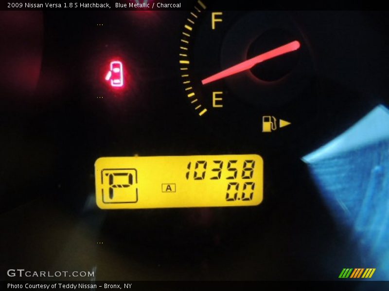 Blue Metallic / Charcoal 2009 Nissan Versa 1.8 S Hatchback