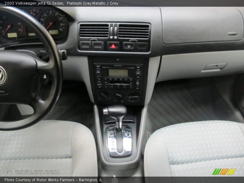 Platinum Grey Metallic / Grey 2003 Volkswagen Jetta GL Sedan