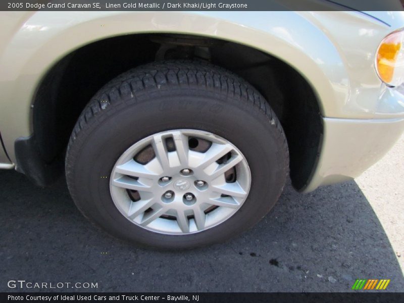 Linen Gold Metallic / Dark Khaki/Light Graystone 2005 Dodge Grand Caravan SE