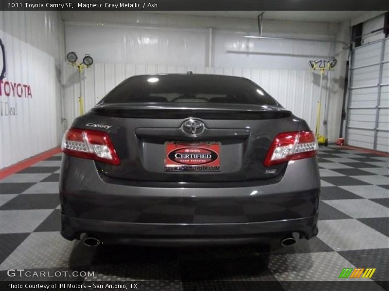 Magnetic Gray Metallic / Ash 2011 Toyota Camry SE