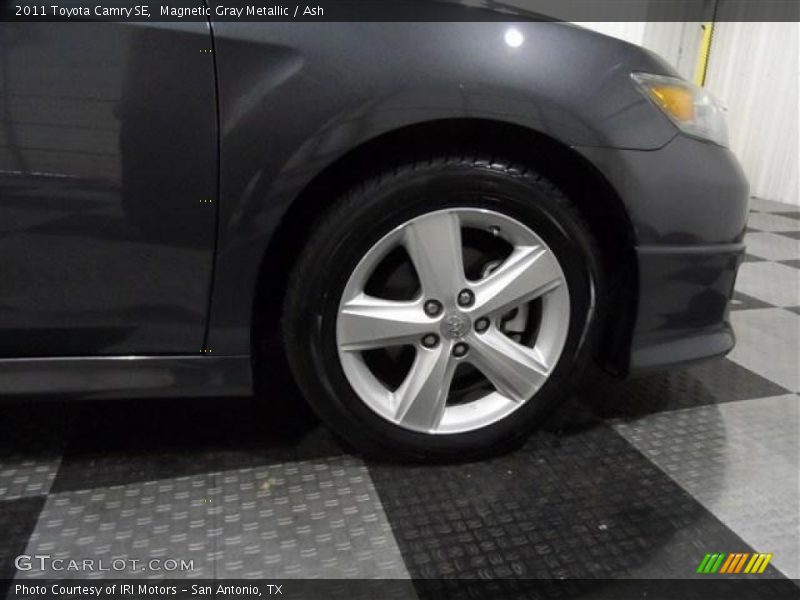 Magnetic Gray Metallic / Ash 2011 Toyota Camry SE