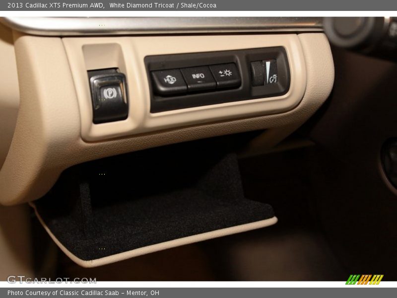 White Diamond Tricoat / Shale/Cocoa 2013 Cadillac XTS Premium AWD