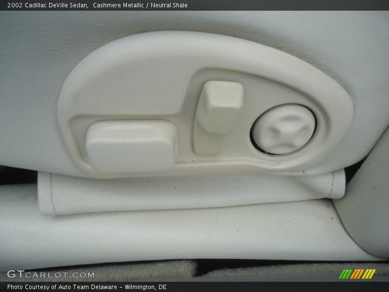 Cashmere Metallic / Neutral Shale 2002 Cadillac DeVille Sedan