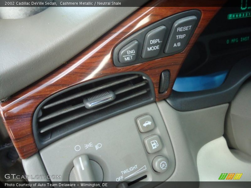 Cashmere Metallic / Neutral Shale 2002 Cadillac DeVille Sedan