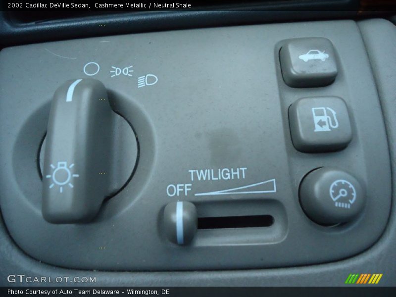 Cashmere Metallic / Neutral Shale 2002 Cadillac DeVille Sedan