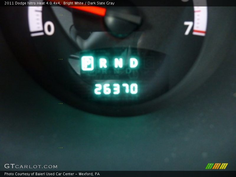 Bright White / Dark Slate Gray 2011 Dodge Nitro Heat 4.0 4x4