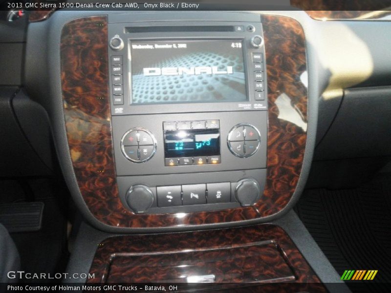 Controls of 2013 Sierra 1500 Denali Crew Cab AWD