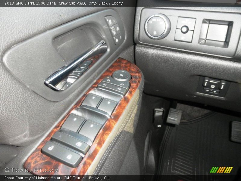 Controls of 2013 Sierra 1500 Denali Crew Cab AWD