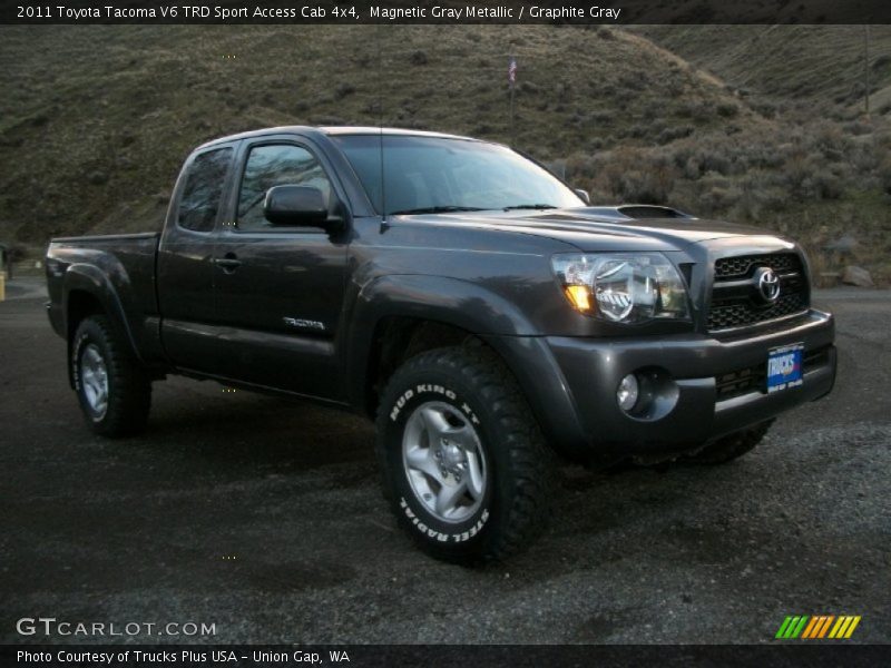 Magnetic Gray Metallic / Graphite Gray 2011 Toyota Tacoma V6 TRD Sport Access Cab 4x4