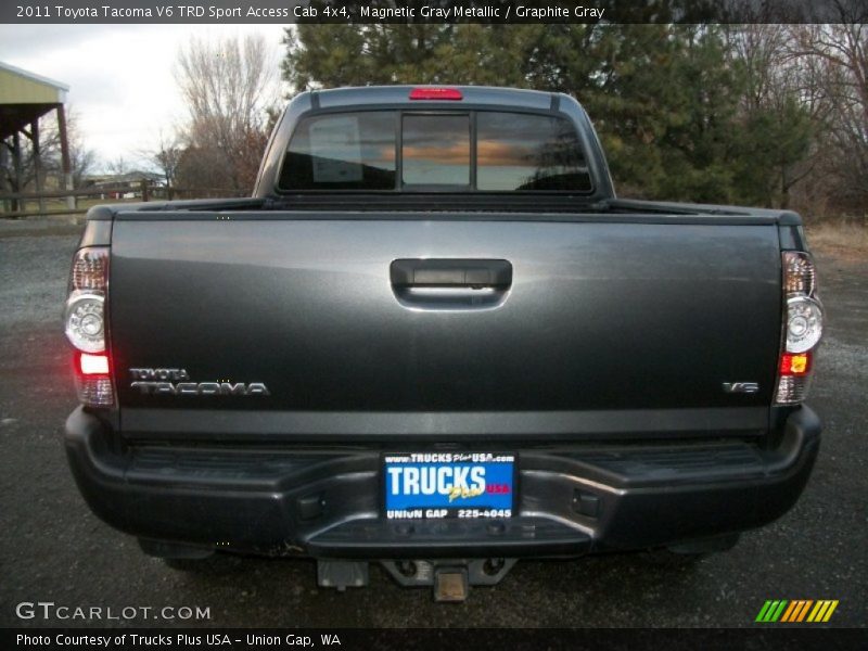 Magnetic Gray Metallic / Graphite Gray 2011 Toyota Tacoma V6 TRD Sport Access Cab 4x4