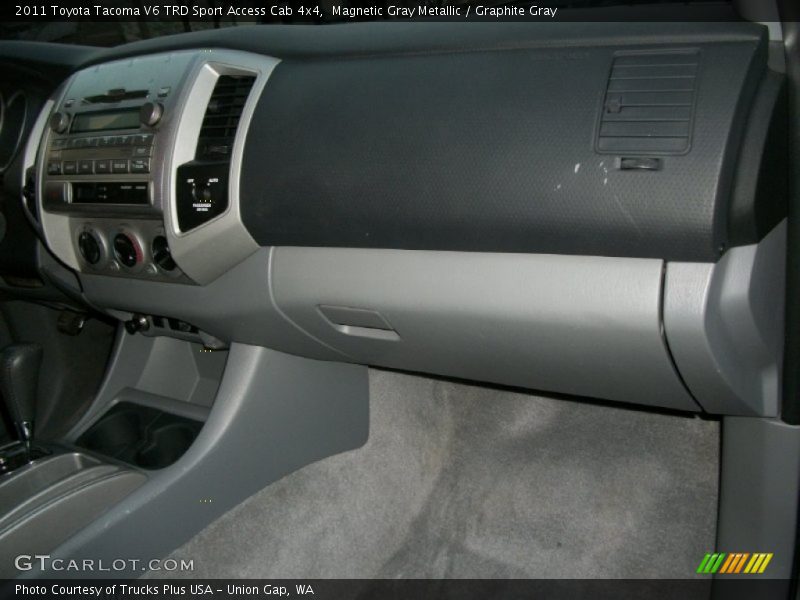 Magnetic Gray Metallic / Graphite Gray 2011 Toyota Tacoma V6 TRD Sport Access Cab 4x4