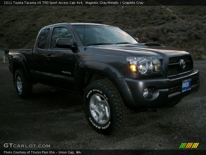 Magnetic Gray Metallic / Graphite Gray 2011 Toyota Tacoma V6 TRD Sport Access Cab 4x4