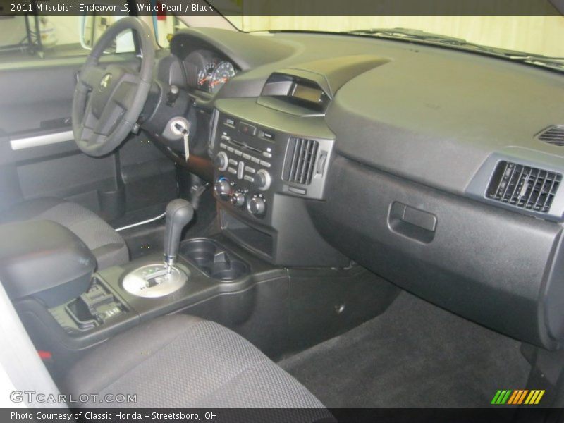 White Pearl / Black 2011 Mitsubishi Endeavor LS