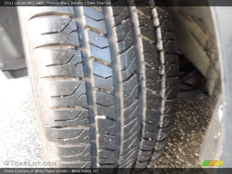 Tuxedo Black Metallic / Dark Charcoal 2011 Lincoln MKZ AWD