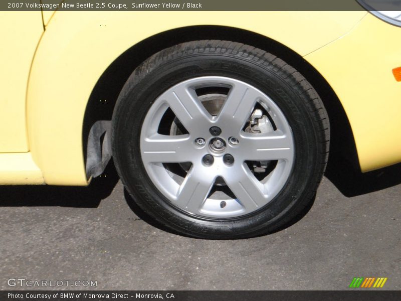 Sunflower Yellow / Black 2007 Volkswagen New Beetle 2.5 Coupe