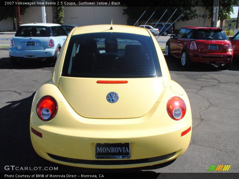 Sunflower Yellow / Black 2007 Volkswagen New Beetle 2.5 Coupe