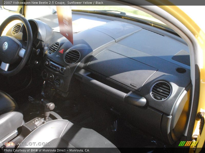 Sunflower Yellow / Black 2007 Volkswagen New Beetle 2.5 Coupe