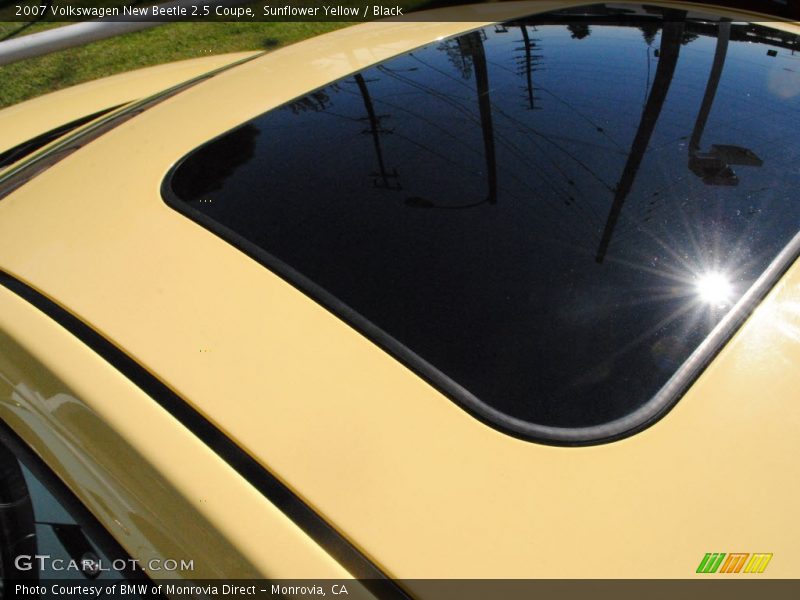Sunflower Yellow / Black 2007 Volkswagen New Beetle 2.5 Coupe