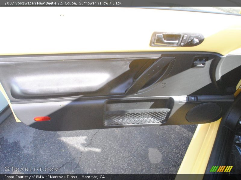 Sunflower Yellow / Black 2007 Volkswagen New Beetle 2.5 Coupe