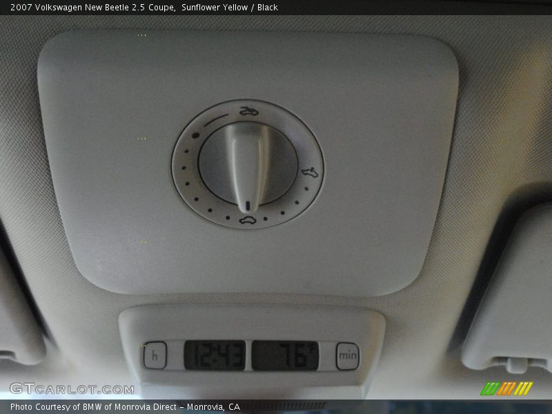 Sunflower Yellow / Black 2007 Volkswagen New Beetle 2.5 Coupe