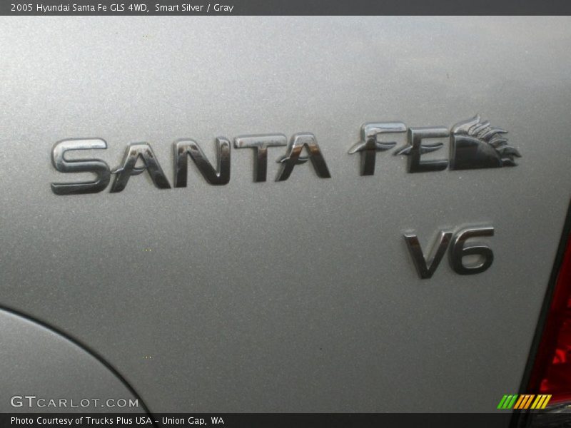 Smart Silver / Gray 2005 Hyundai Santa Fe GLS 4WD