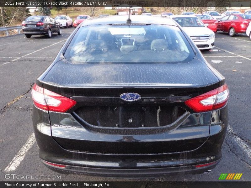 Tuxedo Black Metallic / Earth Gray 2013 Ford Fusion S