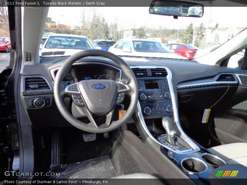 Tuxedo Black Metallic / Earth Gray 2013 Ford Fusion S